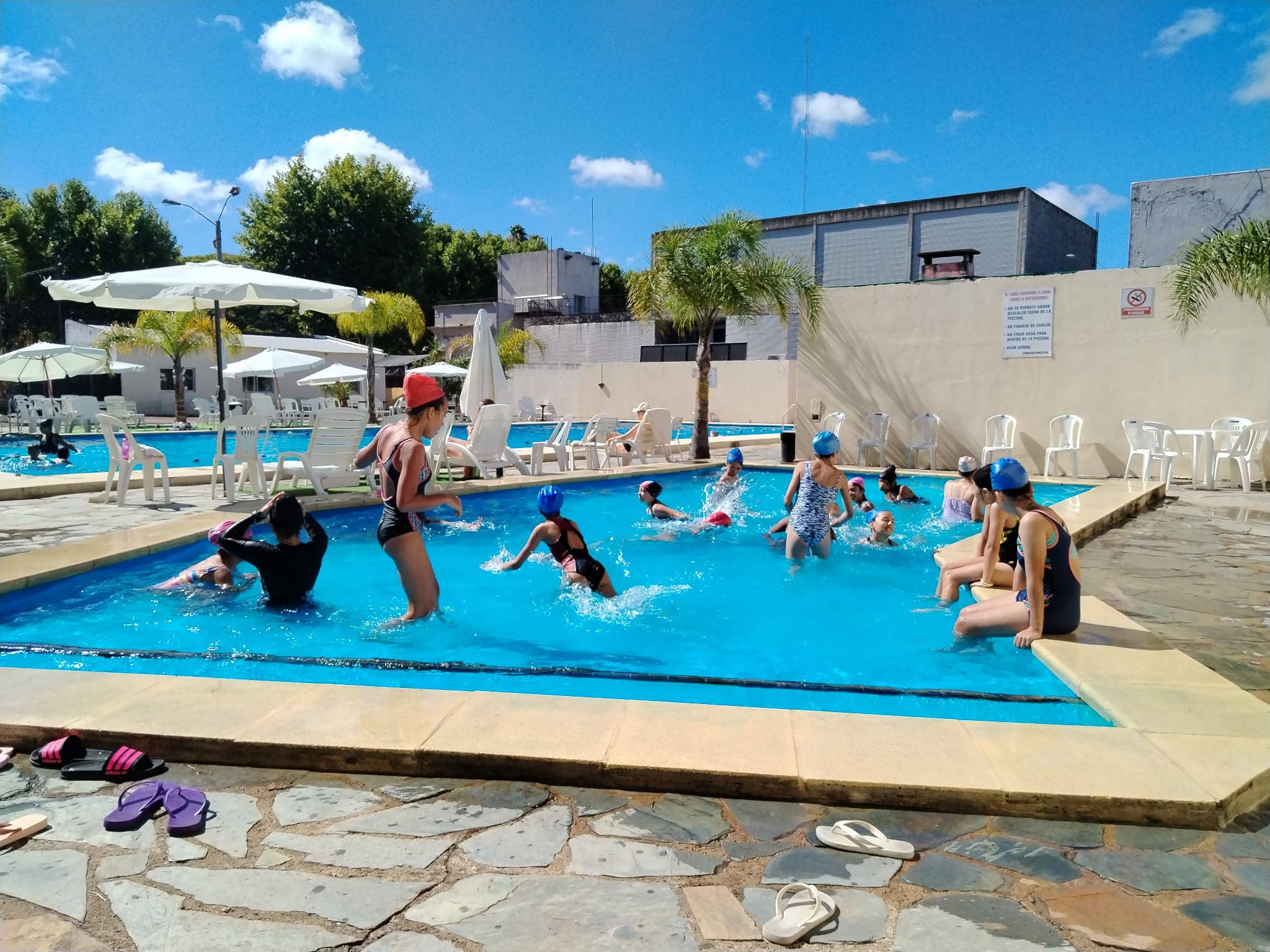 Con la asistencia diaria de 75 niños y otros 35 en lista de espera se desarrolla el programa de verano en la Escuela Nº 10